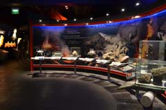 ロンドン自然史博物館地質学展示室
