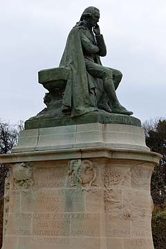 パリ植物園ラマルク像